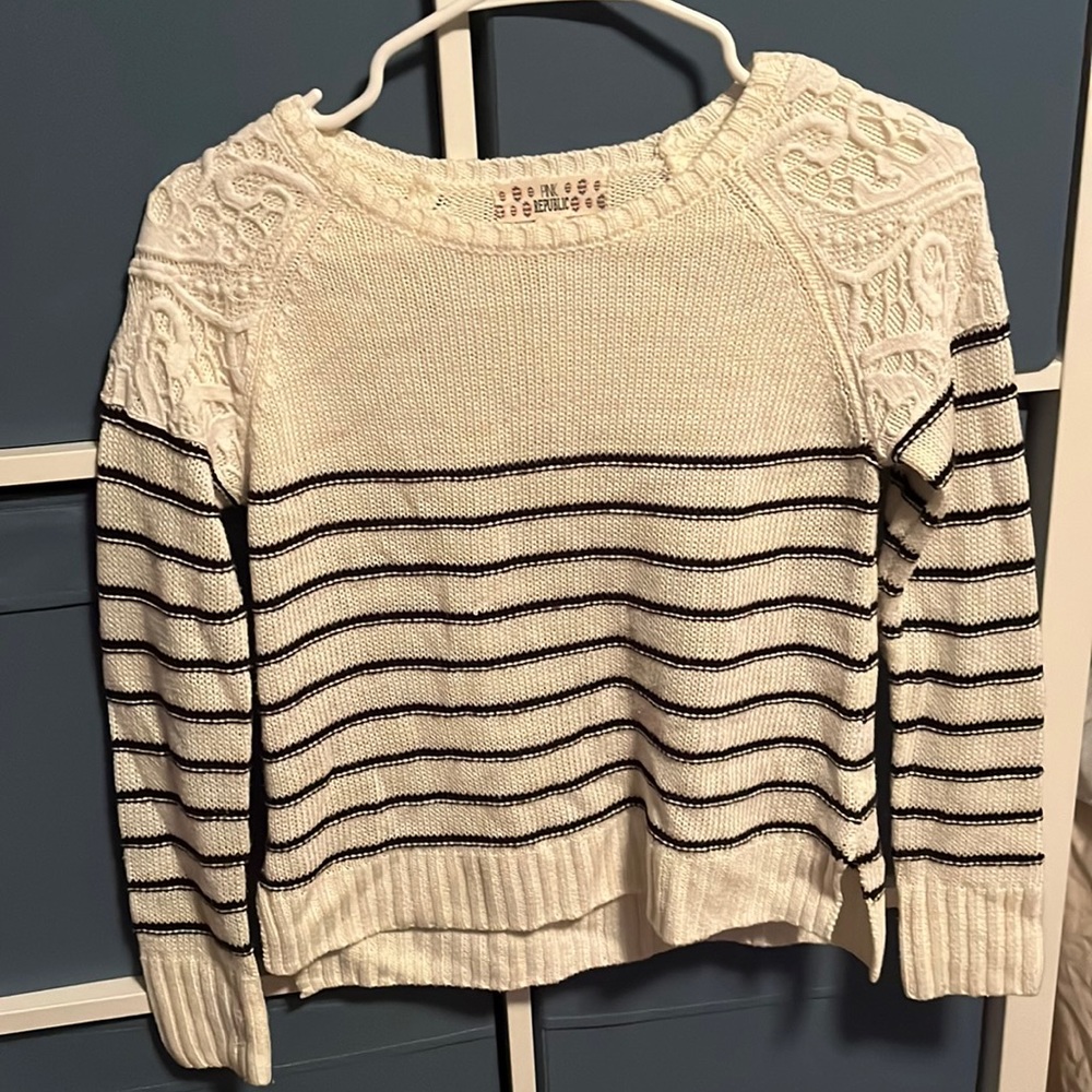 PINK REPUBLIC sweater